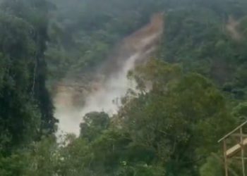 Ada Apa? Kapolsek Sepauk Bungkam, Terkait Beredar Viral Video Pendek Aktivitas Tambang Emas Ilegal di Bukit Muran Kecamatan Sepauk Longsor