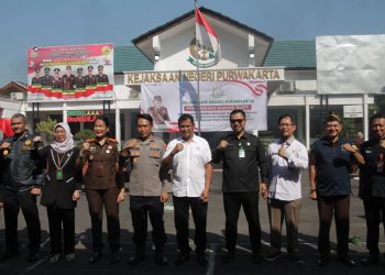 Wakili Kapolres, Kompol Sosialisman Hadiri Pemusnahan Barang Bukti Di Kejaksaan Negeri Purwakarta