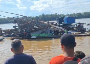 Maraknya Aktivitas PETI di DAS Sanggau, Kapolres Tutup Mata, Akhirnya Masyarakat Turun Tangan Demo ke Lokasi PETI
