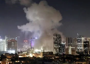 Iran Lancarkan Serangan Balasan, Puluhan Rudal Hantam Israel