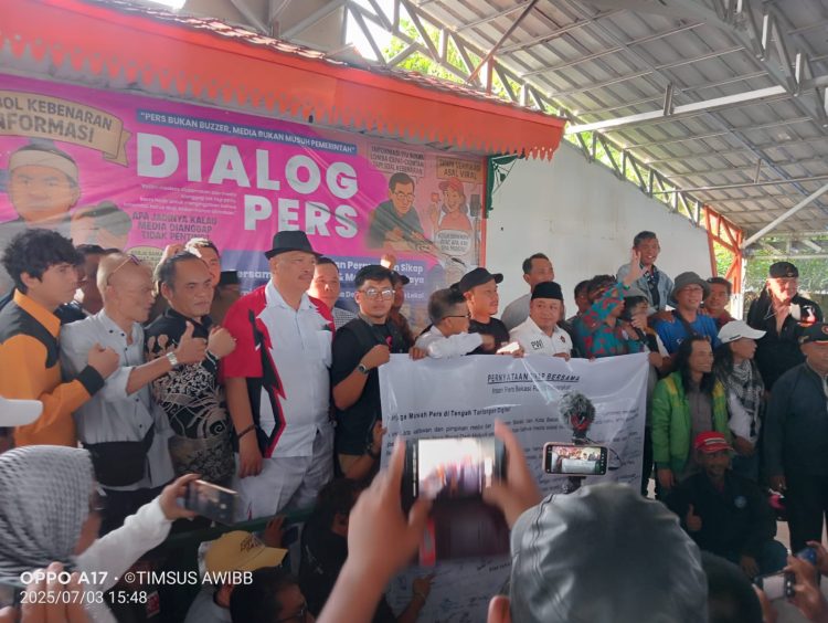 Ratusan Insan Pers Bekasi Raya Desak KDM Klarifikasi Terkait Statemen Tidak Ingin Kerjasama Dengan Media