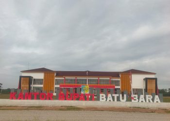 Diduga Menghindari Wartawan, Pegawai Pemerintahan Kabupaten Batu Bara Bersembunyi di Kamar Mandi