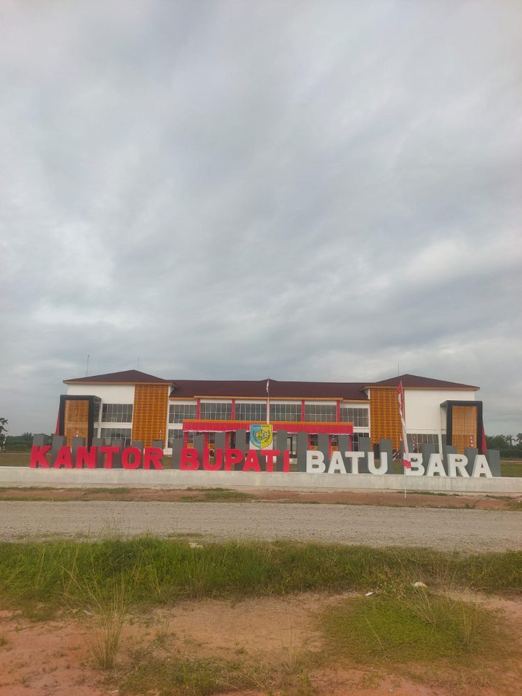 Diduga Menghindari Wartawan, Pegawai Pemerintahan Kabupaten Batu Bara Bersembunyi di Kamar Mandi