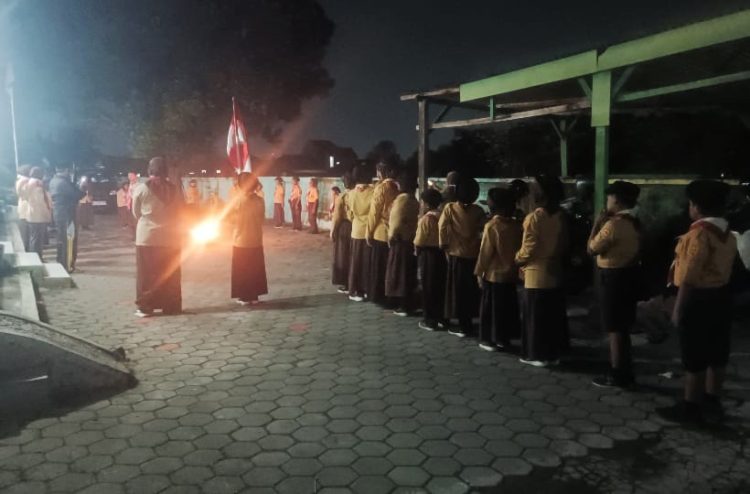 Upacara Renungan dan Ulang Janji Pramuka di SDN 6 Delanggu
