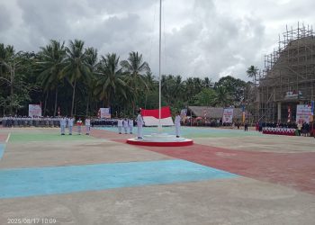 Upacara Peringatan HUT RI ke-80 di Kecamatan Babar Timur