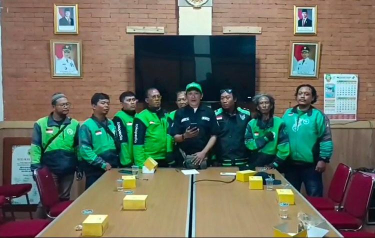Giat Cipta Kondisi Paguyuban Ojol dan Jajaran Forkopimcam Kartasura Sukoharjo