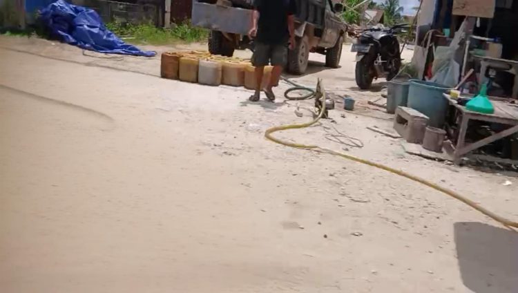 Mafia BBM Subsidi Kian Berani : Kios Ilegal dan Tangki Siluman Terang-Terangan Beraksi di Sintang, Kemana Keberadaan APH?