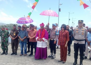 Kunjungan Uskup Diosis Amboina ke Kecamatan Babar Timur Disambut Langsung Wakil Bupati MBD