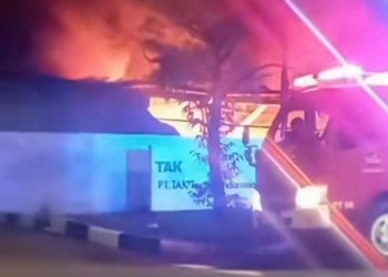 Kebakaran Hebat Lalap Pabrik Tekstil di Kawasan Industri Jababeka, Cikarang