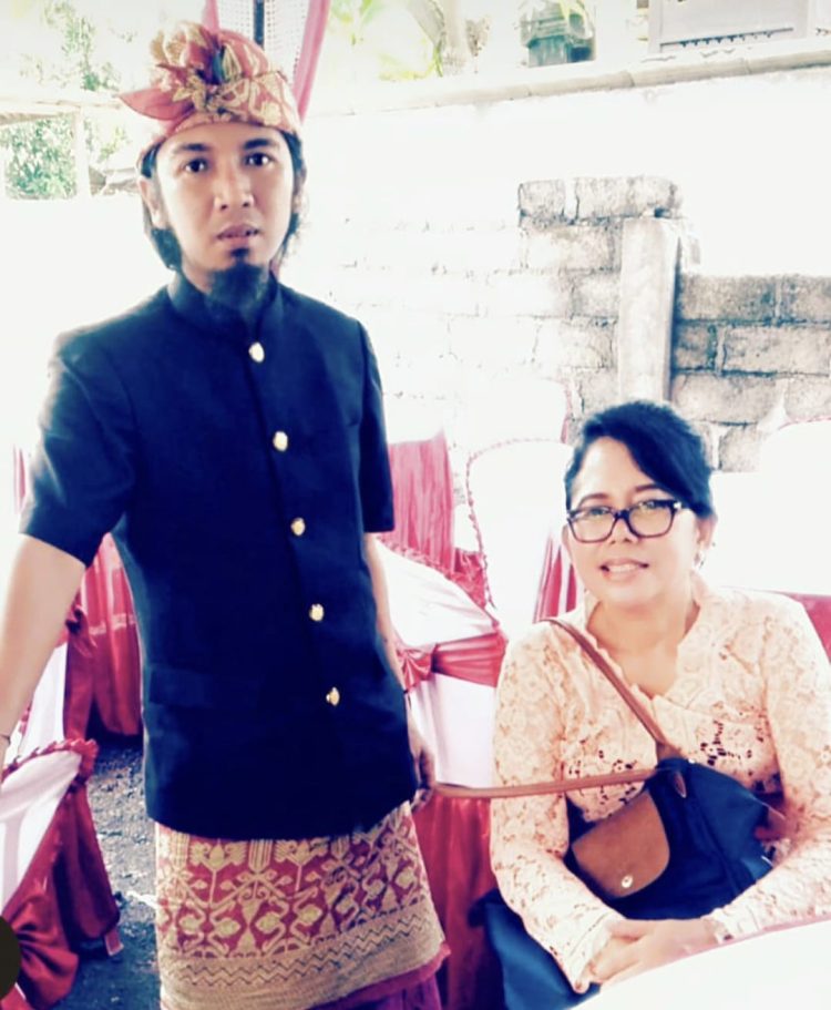 Kebahagiaan Kecil Kado Galungan dan Kuningan