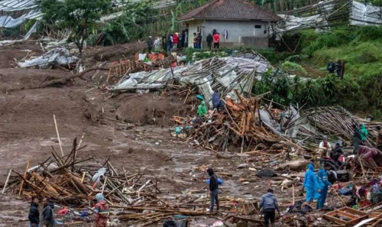 Longsor Maut di Bandung Barat: Puluhan Tewas, Puluhan Lainnya Masih Dicari