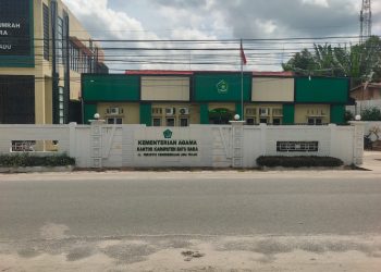 Humas Kemenag Batu Bara Diduga Tidak Disiplin, Terpantau Duduk di Kafe Saat Jam Dinas