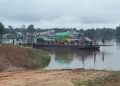 Waduh! Ponton Penyeberangan Kapuas Tanjung Sekadau Diduga Operasi Tanpa Izin Sandar Dermaga