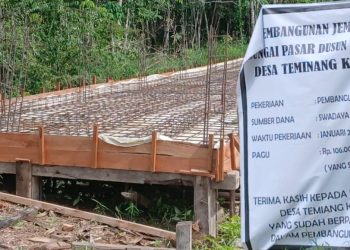 Pembangunan Jembatan di Desa Temiang Kapuas Sepauk Murni Partisipasi Swadaya Masyarakat dan Pihak Perusahaan
