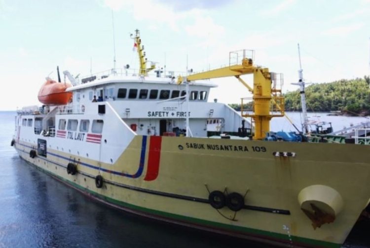 KM Sabuk Nusantara 87 Batal Berangkat, Calon Penumpang Kecewa