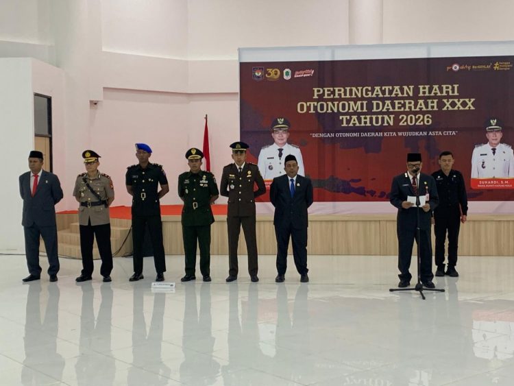 Kepala Staf Kodim 1206/Putussibau Hadiri Upacara Peringatan Hari Otonomi Daerah Ke-30 Tahun 2026