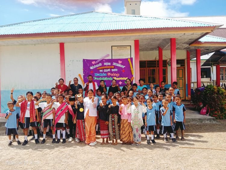 Rayakan Hari Kartini, Siswa SD Yatoke Gelar Berbagai Lomba