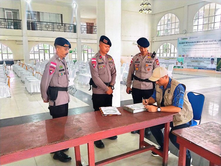 Satbrimob Polda Kalbar Sterilkan Asrama Haji Pontianak Jelang Keberangkatan Jamaah Haji 1447 H/2026 M