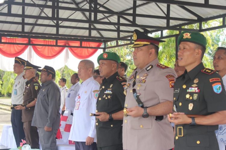 Komandan Kodim 1206/Putussibau Hadiri Serah Terima Jabatan Danyonif 644/Walet Sakti