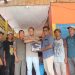 Danunit Intel Kodim 1206/Putussibau Serahkan Seragam Linmas Melalui Lurah Hilir Kantor untuk Program Kampung Merah Putih