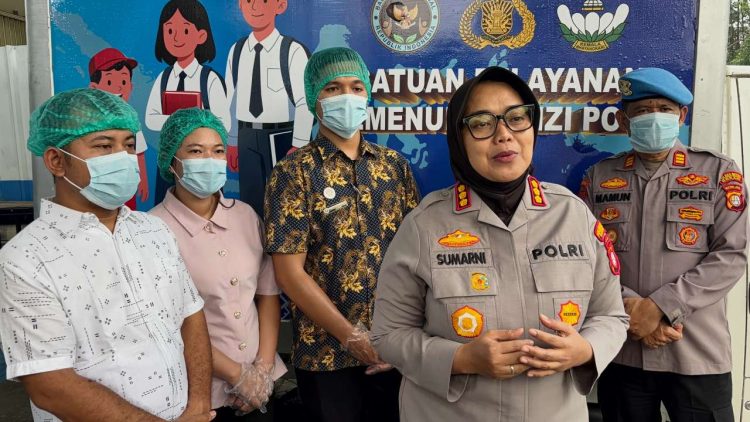 Kapolres Metro Bekasi Cek Langsung Pendistribusian Ekosistem Bahan Rantai Pasok Polda Metro Jaya ke SPPG Jayamukti