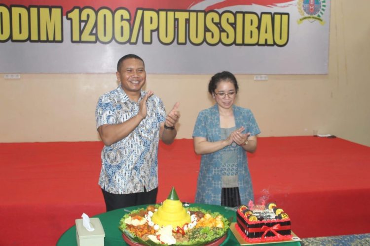 Kodim 1206/Putussibau Gelar Acara Syukuran Ulang Tahun Dandim Ke-43