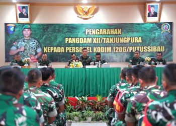 Dalam Rangka Kunjungan Kerja ke Kodim 1206/Putussibau” Pangdam XII/Tanjungpura Berikan Pengarahan Kepada Anggota Kodim