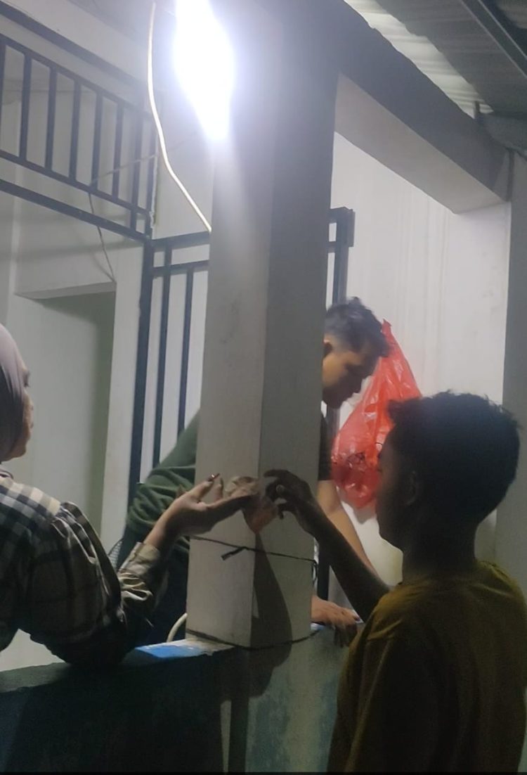 Diduga Disuruh Pegawai Kecamatan Air Putih, Masuk Kamar Mandi Aula Kantor Camat Air Putih Bayar Rp2.000