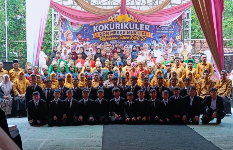 Pelepasan Siswa/i Kelas VI SDN Mekar Mukti 01 Cikarang Utara Berlangsung Khidmat, Meriah, dan Penuh Kebersamaan
