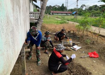 Wujudkan Mimpi Hunian Layak, Anggota Satgas TMMD dan Warga Kebut Pembangunan Rumah