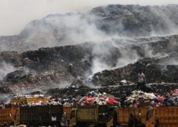 Kebakaran TPA Jatiwaringin Picu 154 Warga ISPA, 22 Orang Masih Ditangani Intensif
