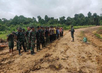 Genjot Akses Jalan, Satgas TMMD Ke-129 Kodim 1206/Psb Perkuat Jembatan Guna Percepat Pembangunan Jembatan Kerato di Ulak Pauk