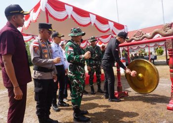 TMMD Reguler Perbatasan ke-129 Kodim 1206/Putussibau Resmi Dibuka, Sasar Pembangunan Infrastruktur Desa Ulak Pauk