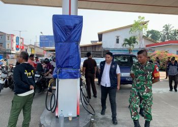 Cegah Kelangkaan BBM, Kodim 1206/Putussibau Bersama Polres Kapuas Hulu dan APH Patroli Pantau SPBU di Putussibau Utara dan Selatan