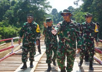 Brigjen TNI Aldrin Ali Bahasoan Tinjau Sasaran TMMD Reguler Ke-129 Kodim 1206/Putussibau