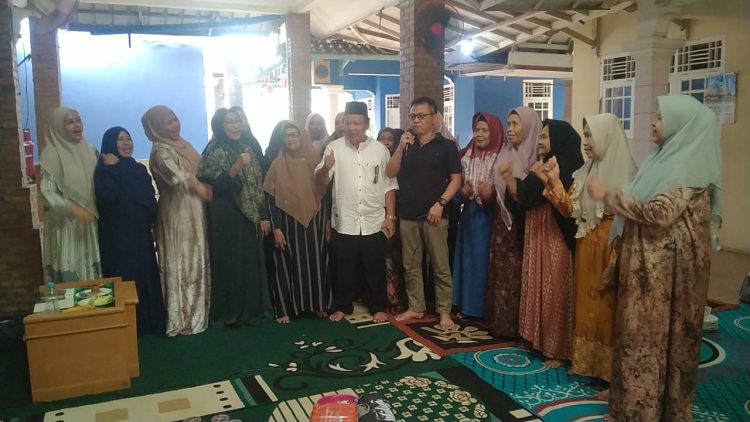 Jaka Firman Calon Kepala Desa Mekarmukti Silaturahmi Kediaman Tokoh Masyarakat dan Majlis taklim Nurul Iman