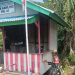 Semangat Kemerdekaan, Anggota Kodim 1206/Putussibau Benahi Pos Kamling di Kampung Merah Putih Hilir Kantor Putussibau