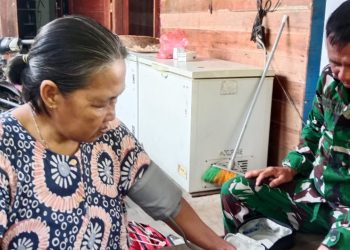 Tim Kesehatan Satgas TMMD ke-129 Kodim 1206/Putussibau Selalu Siap Layani Kesehatan Prajurit dan Masyarakat