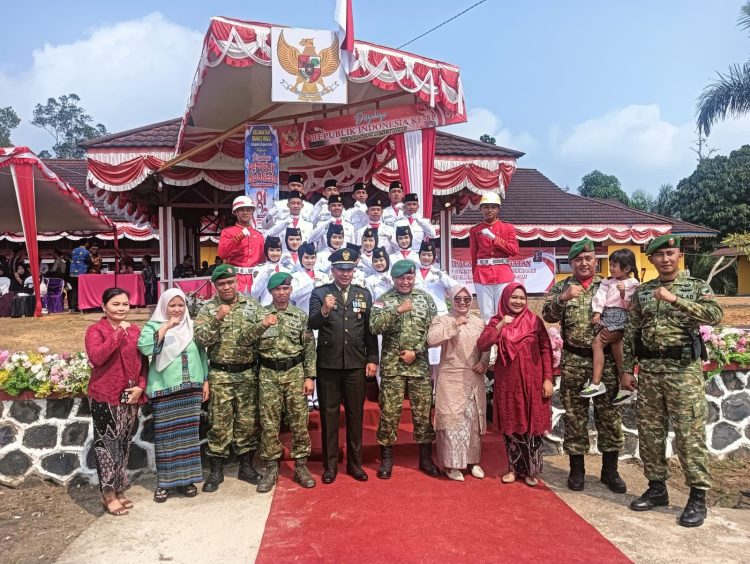 Kebersamaan Koramil 1206-13/Bunut Hulu Bersama Pasukan Upacara Semarakkan HUT ke-81 Kemerdekaan RI
