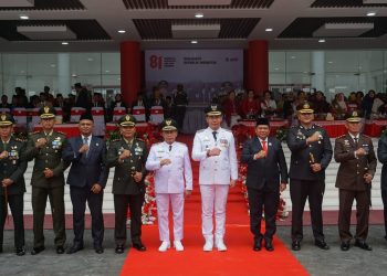 Khidmat dan Penuh Semangat, Dandim 1206/Putussibau Bersama Forkopimda Hadiri Upacara HUT ke-81 Kemerdekaan RI di Gedung Satap Kapuas Hulu