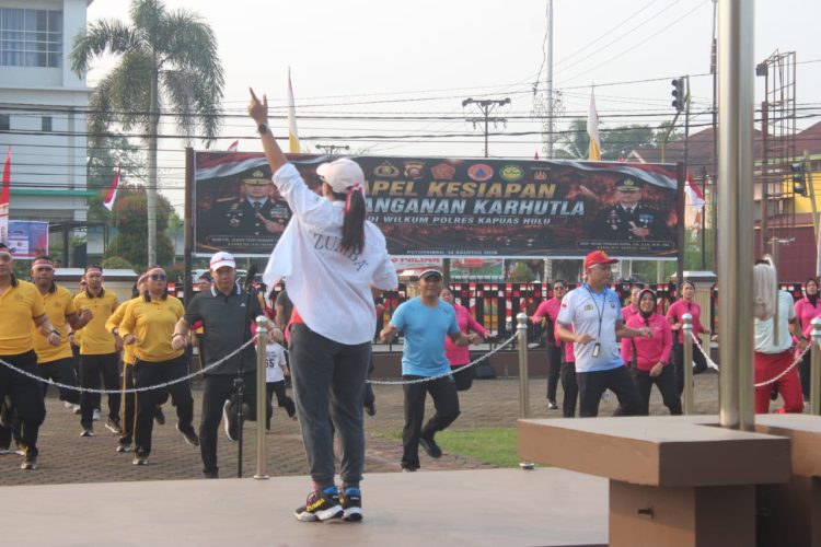 Kodim 1206/Putussibau Hadiri Senam Bersama dan Lomba Semarak HUT Ke-81 Kemerdekaan RI di Polres Kapuas Hulu