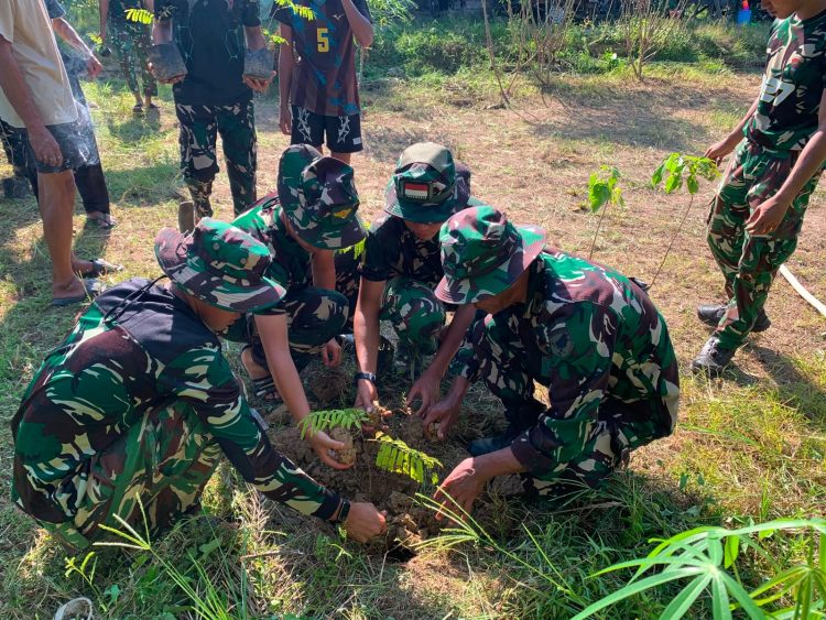 Tanam Pete dan Jengkol, Satgas TMMD Ke-129 Bersama Warga Ulak Pauk Semai Harapan Untuk Masa Depan