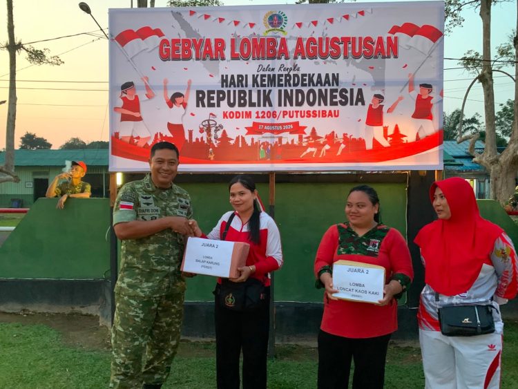 Semarak HUT Ke-81 RI, Lomba 17 Agustus di Makodim 1206/Putussibau Meriah dan Penuh Keceriaan