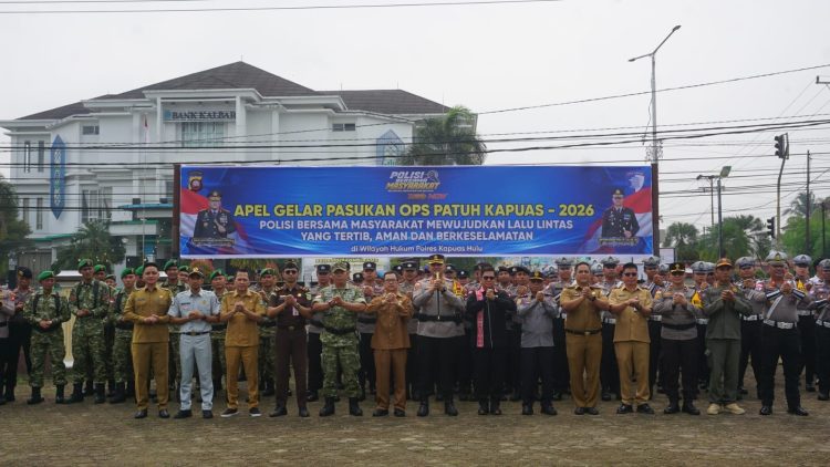Dukung Kamseltibcarlantas, Pa Sandi Kodim 1206/Putussibau Hadiri Apel Gelar Pasukan Patuh Kapuas 2026